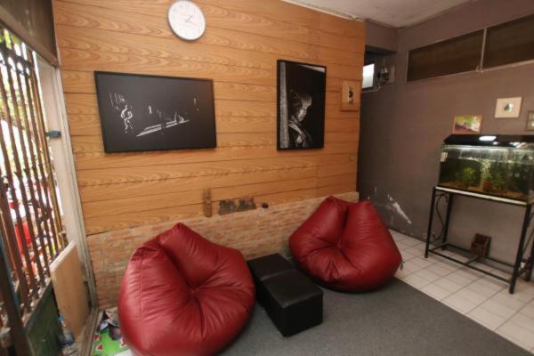 One Isra Hostel Chiang Mai Dış mekan fotoğraf